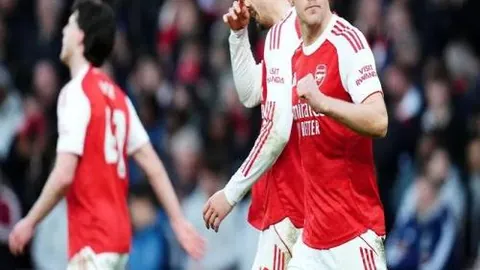 三将合体爆砍74分创纪录，纽约顽症未愈难攀豪门巅峰